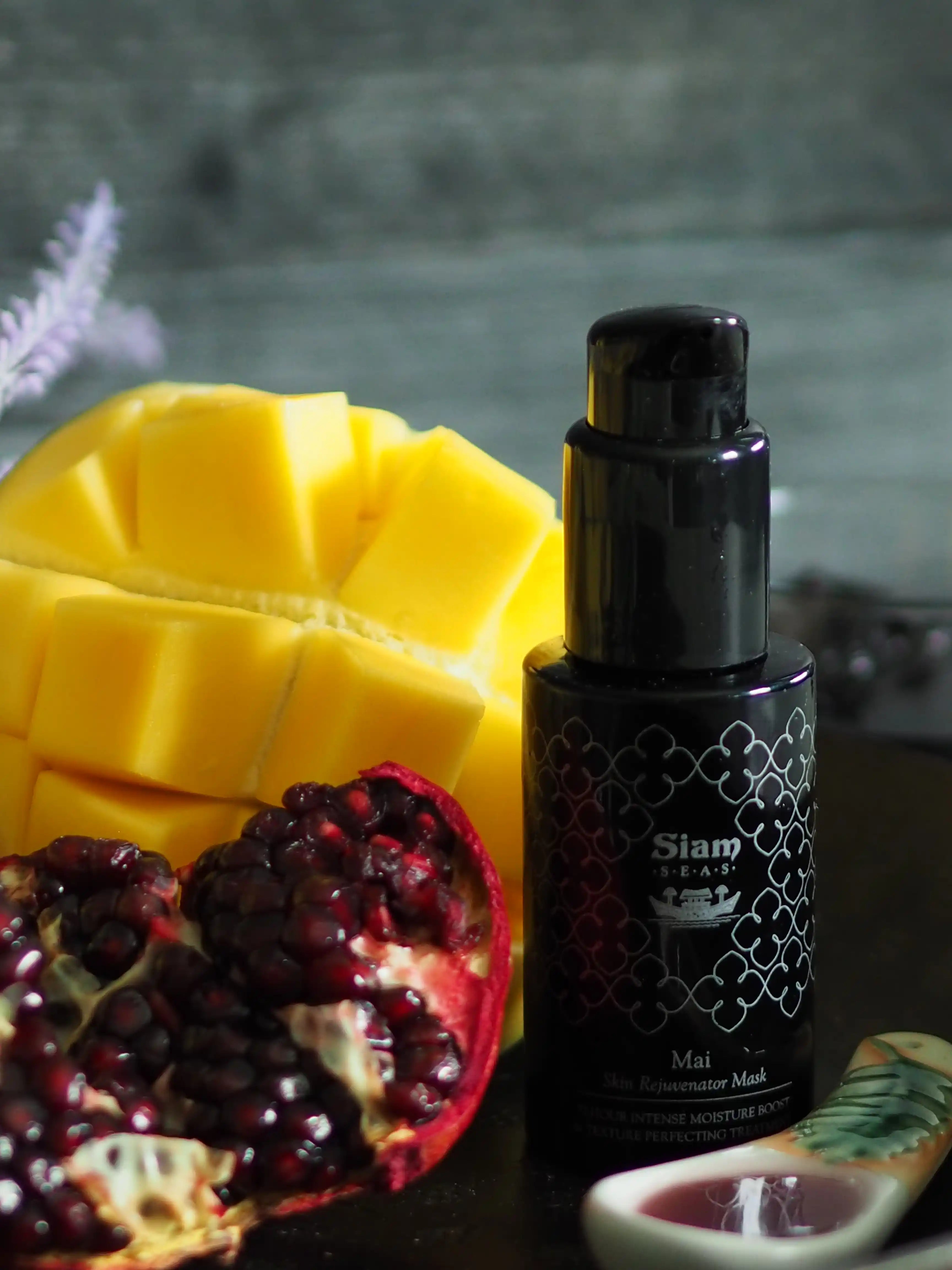 The mai Skin Rejuvenator Mask with fresh and active ingredient